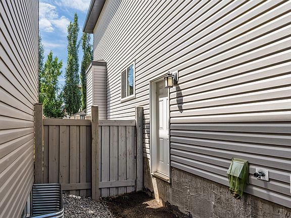 2nd image of 3819 Claxton Close SW