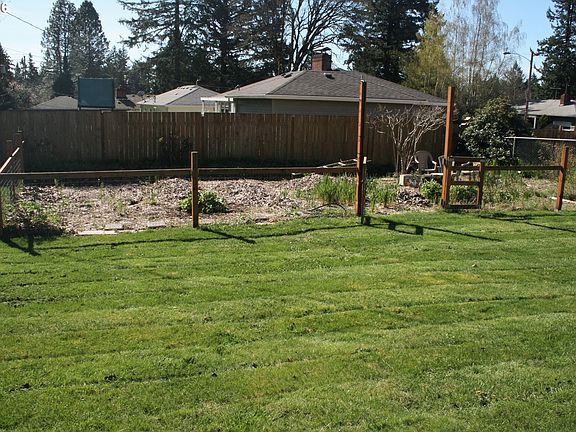 2nd image of 715 SE 102nd Ave