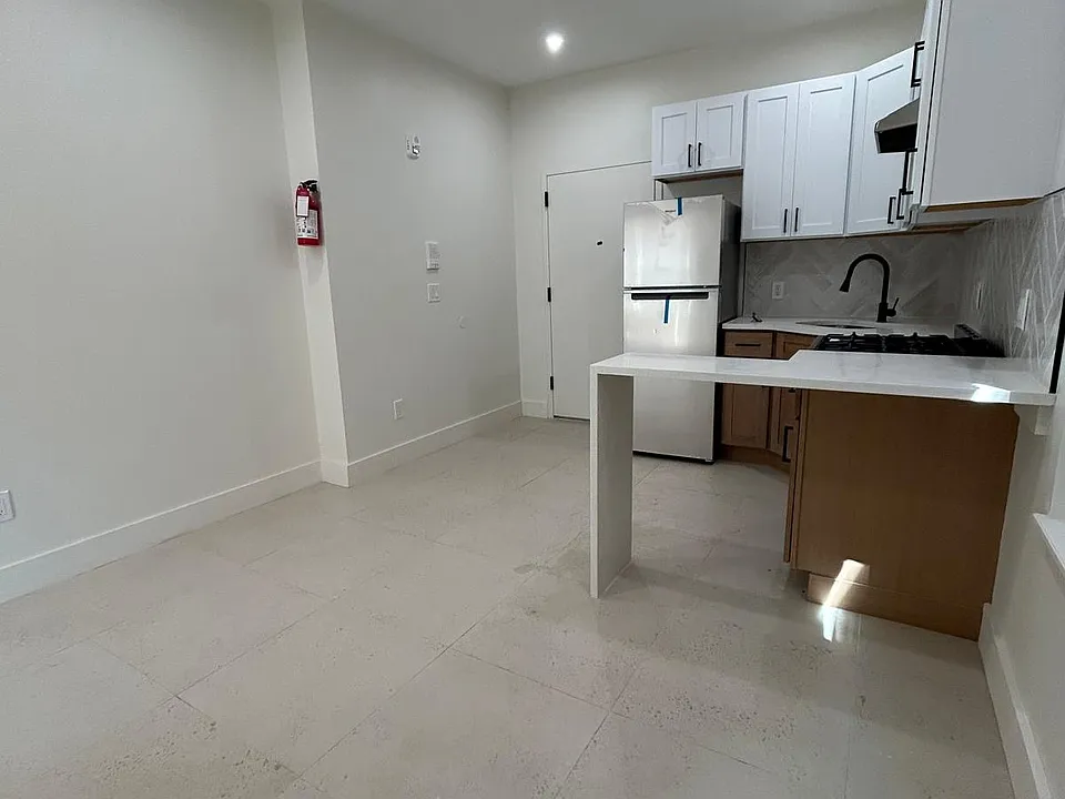 11 School St #6