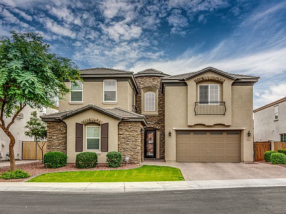 3rd image of 4273 E Grand Canyon Dr
