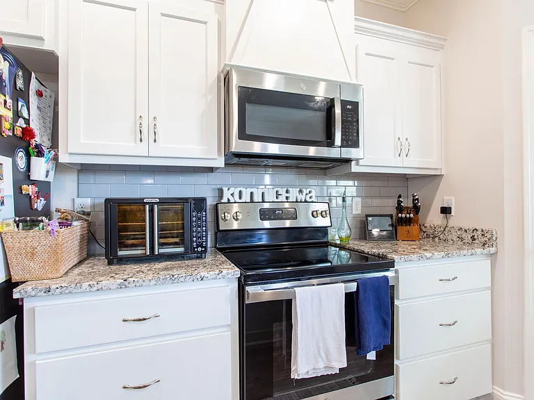 3921 Countess Ct — Photo 10