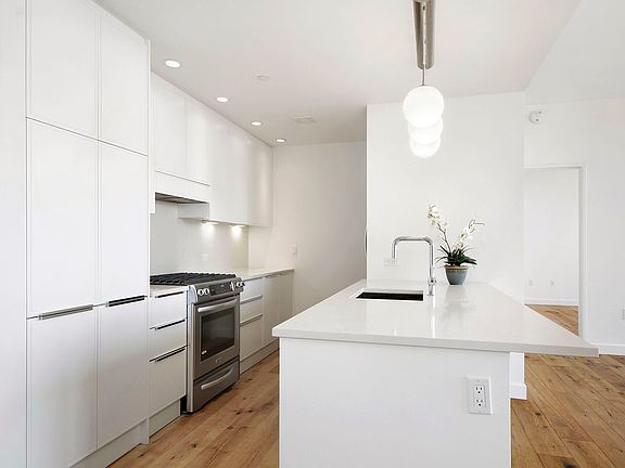 3rd image of 23 W 116th St APT 10B