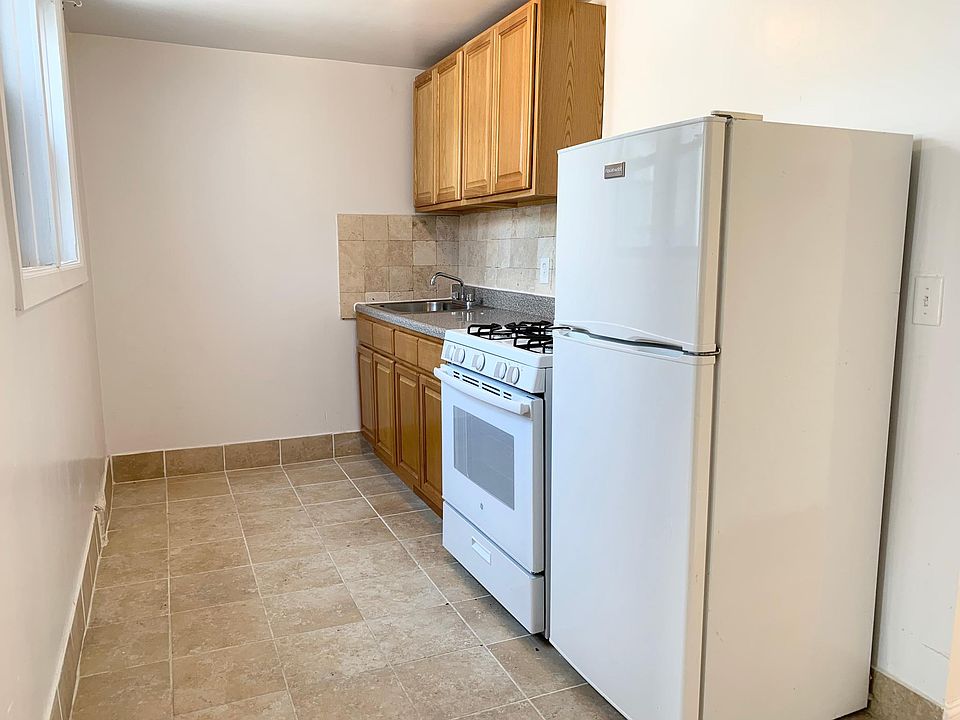 2nd image of 1133 Pierce Ave Floor 2