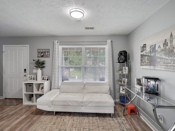 5th image of 109 Ivy Hill Ln