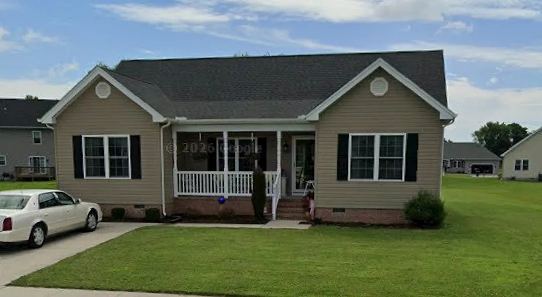 3 bed, 1334 sqft, $2,000 — Photo 1