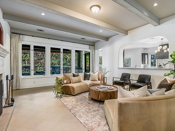 3rd image of 624 Logans Ln