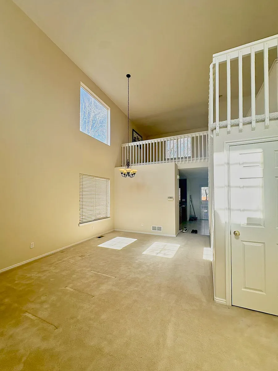 Building Photo - 1243 S Akron Way