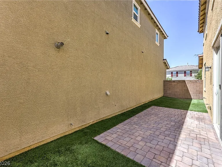 2508 Valdanos Pl — Photo 34