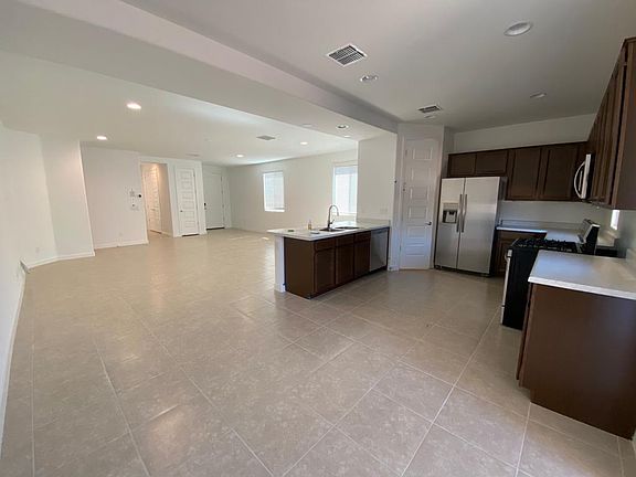 4th image of 2224 W Donner Dr