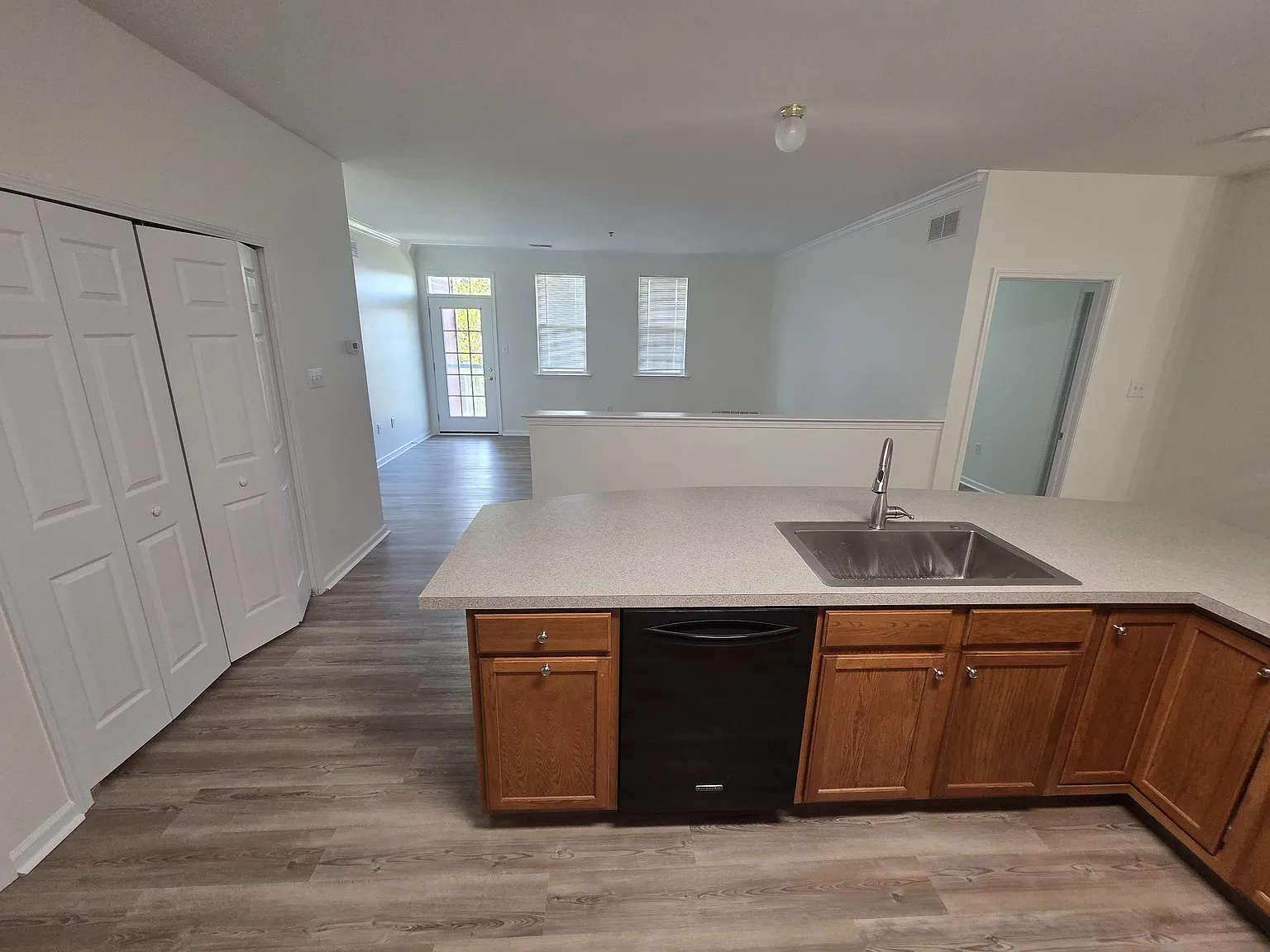 3 bed, 1567 sqft, $2,700 — Photo 4
