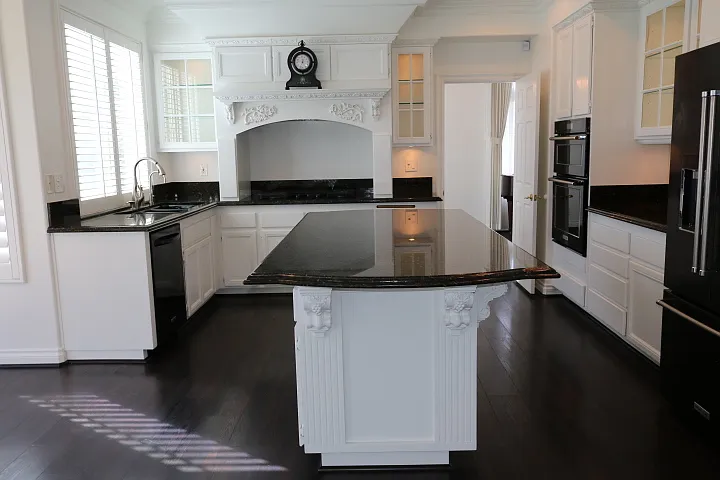 14049 Claremont Ln — Photo 14