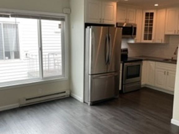 4th image of 324 32nd Ave #5
