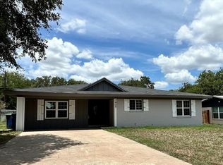 1409 Wren Ln, Beeville, TX 78102