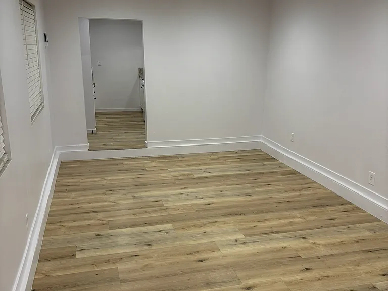 10311 Croesus Ave — Photo 6