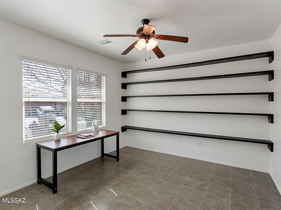 2nd image of 1119 E Pecan Orchard Loop