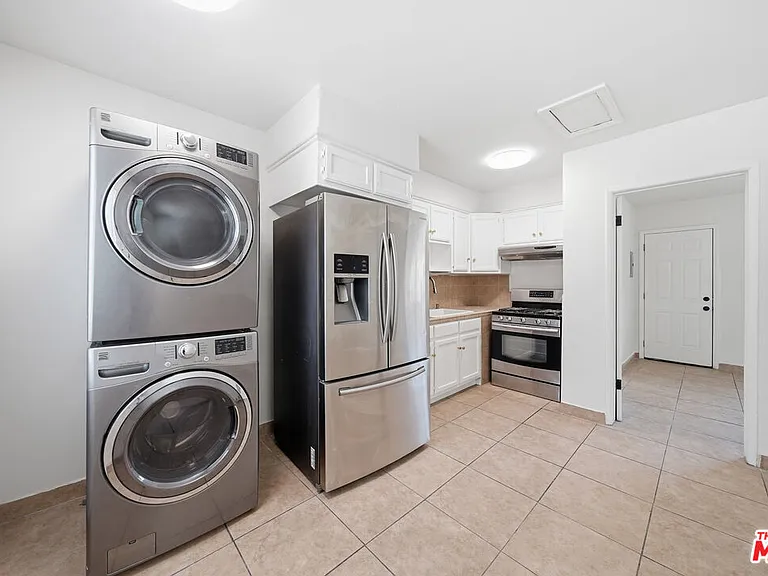 6133 Orchard Ave #B — Photo 3