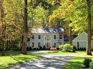 7480 River Oaks Trl, Gates Mills, OH 44040