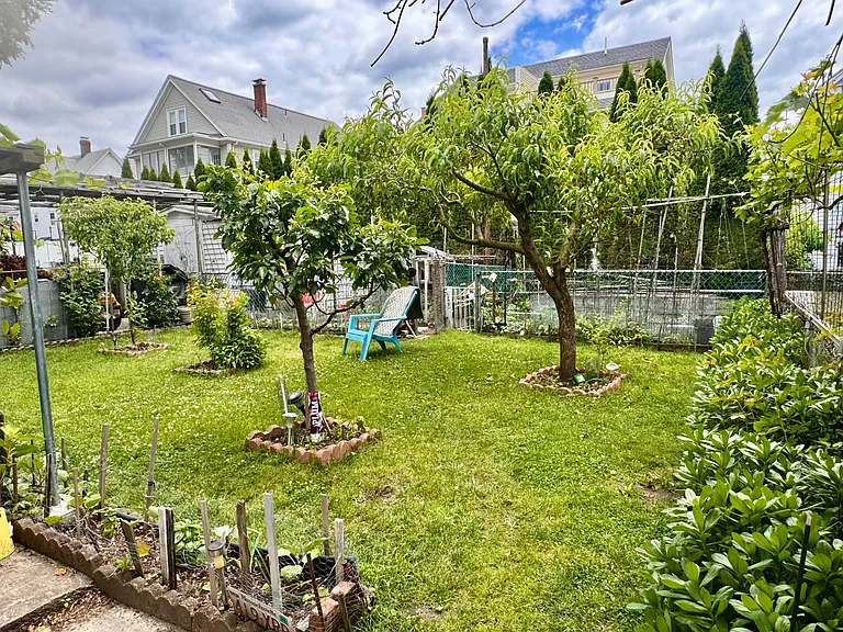 71 Edenfield Ave — Photo 16