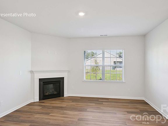 3rd image of 2019 Moorside Ct