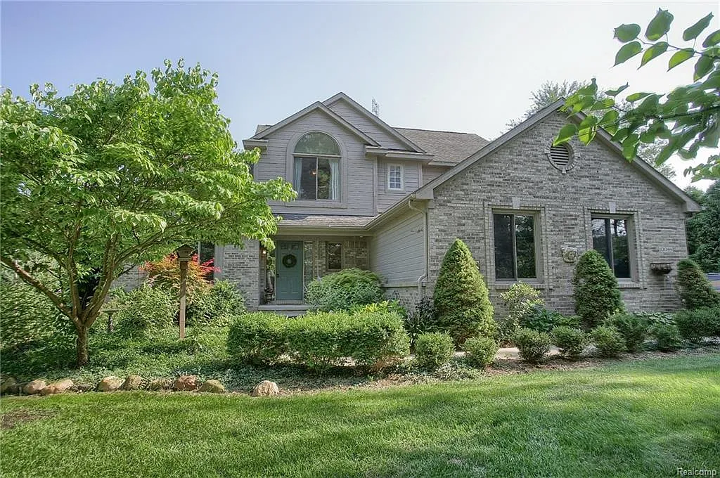 10088 Fernbrooke Dr photo 1