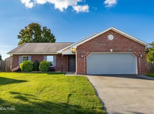 225 Gadwall Ln, Maryville, TN 37801