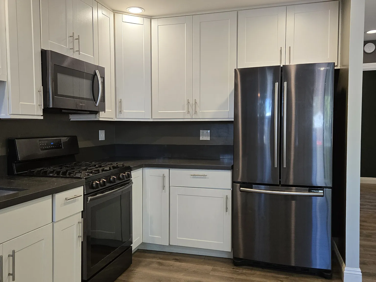 1 bed, 650 sqft, $2,350 — Photo 2