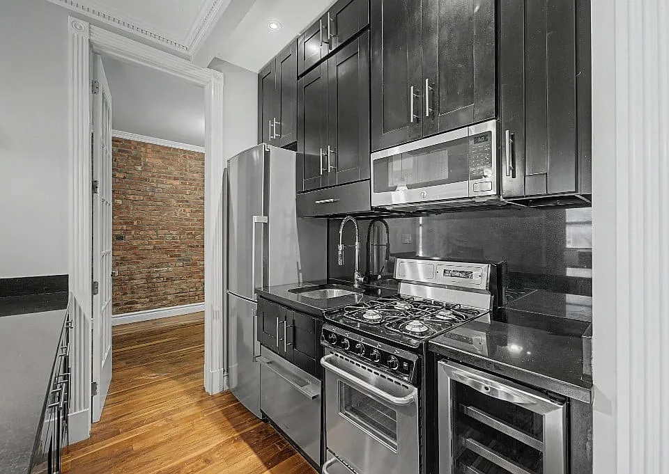 20 Prince St #8