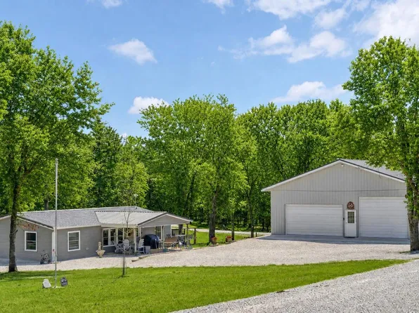 21825 W Capri, Hermitage, MO 65668