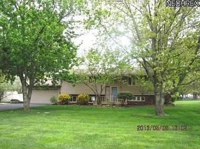 285 Old Oak Dr photo 1