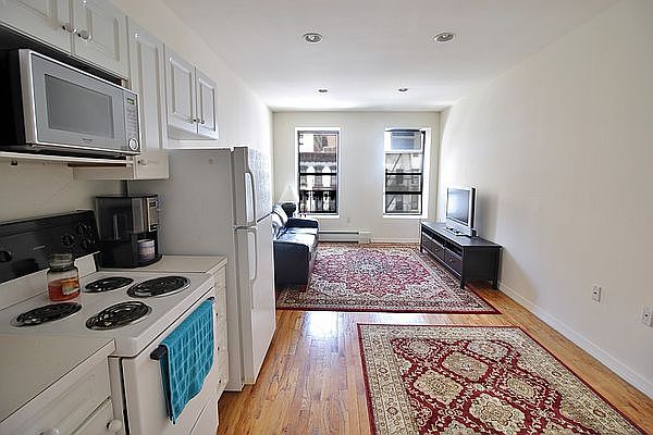 1st image of 1376 1st Ave APT 4
