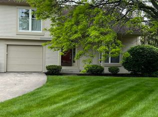 5904 Sawmill Woods Ct, Fort Wayne, IN 46835
