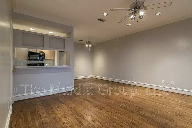 3 bed, 2.0 bath, 1535 sqft, $1,850 — Photo 3