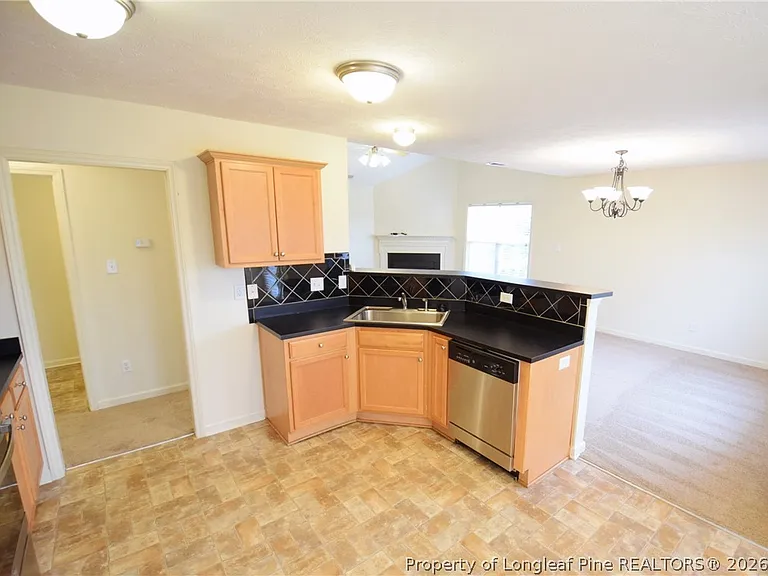 127 Blue Water Dr — Photo 6