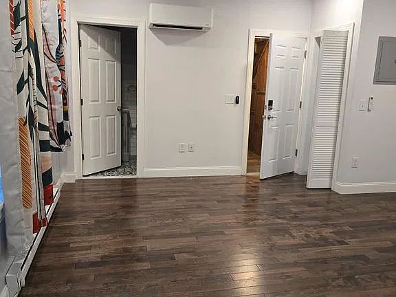 4th image of 217 Green Ln Floor 2