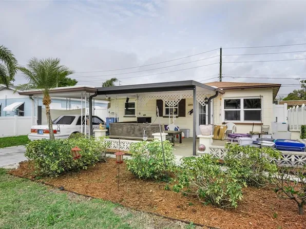 5769 Dartmouth Ave N, Saint Petersburg, FL 33710