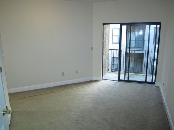 5th image of 406 Jefferson St APT 309