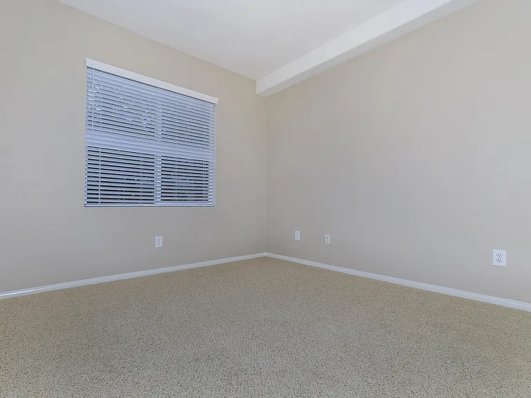 Laurel Glen Apartment Homes — Photo 53