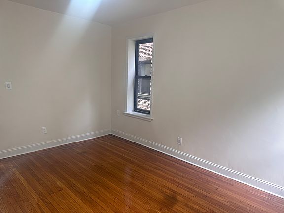 2nd image of 11865 Metropolitan Ave APT 1D