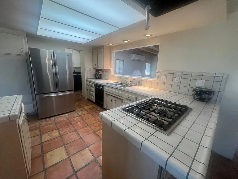 18332 Orange St — Photo 11