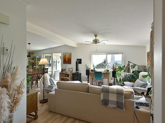 3rd image of 6217 Bligh Rd