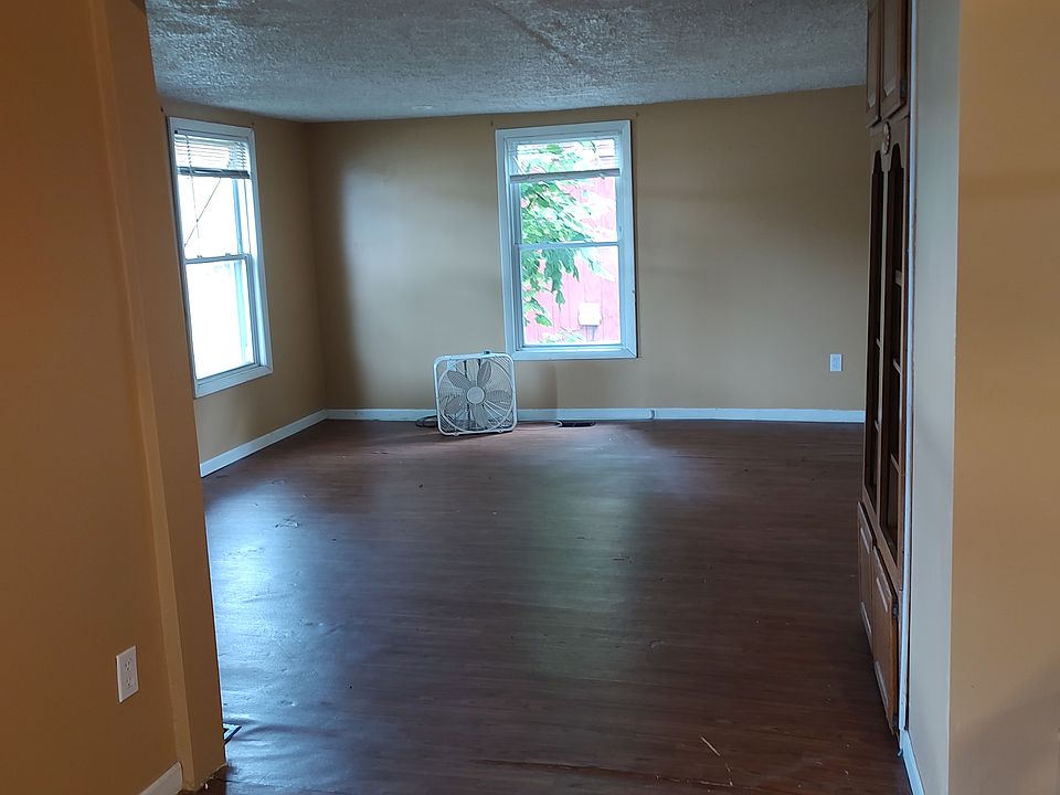 2nd image of 514 N Cochran Ave