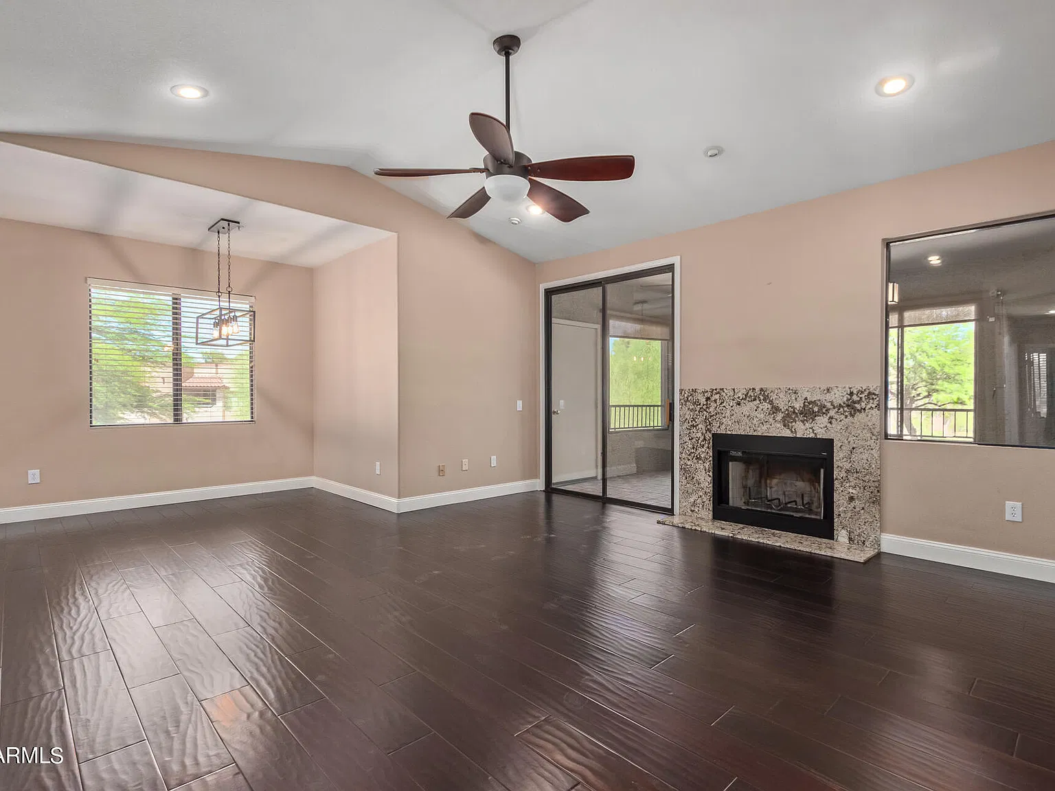 3 bed, 2.0 bath, 1500 sqft, $2,400 — Photo 4