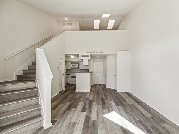 10855 Meadowglen Ln APT 1030, Houston, TX 77042