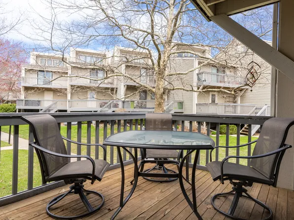 69 N Shore Dr, South Haven, MI