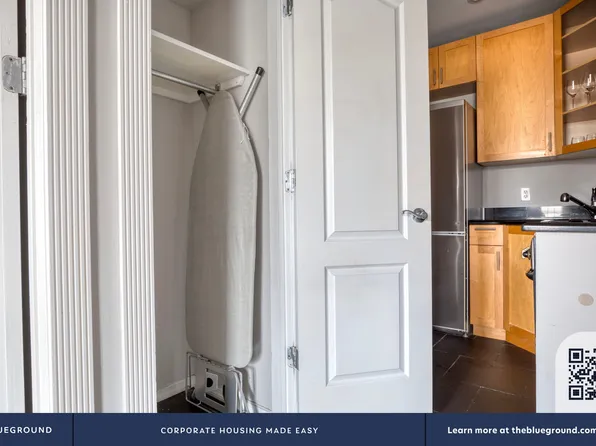 566 Hudson Street image 15 of 19