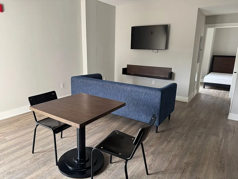 1310 N Broad St — Photo 33