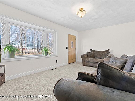 4th image of 2475 Yallup Rd