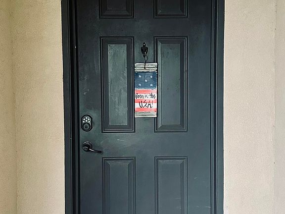 3rd image of 48-2402 Stoneview Summit Ct