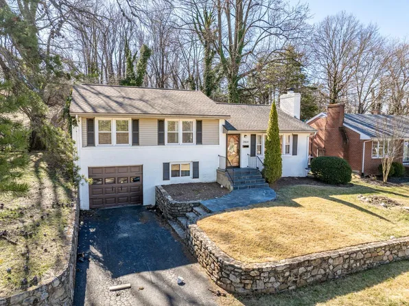 2864 Northview Dr SW, Roanoke, VA 24015