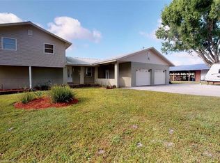1520 E County Line Rd, Bowling Green, FL 33834